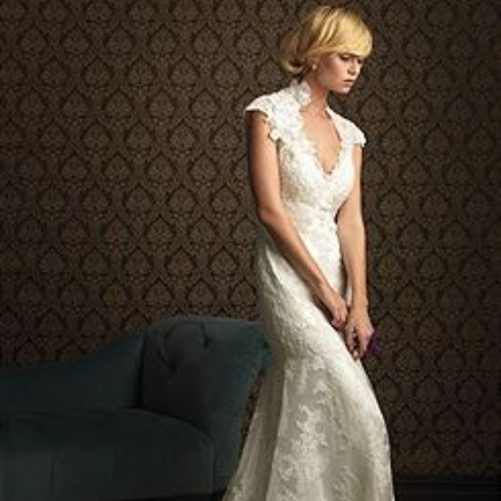 Allure Ivory Wedding Dress 8764